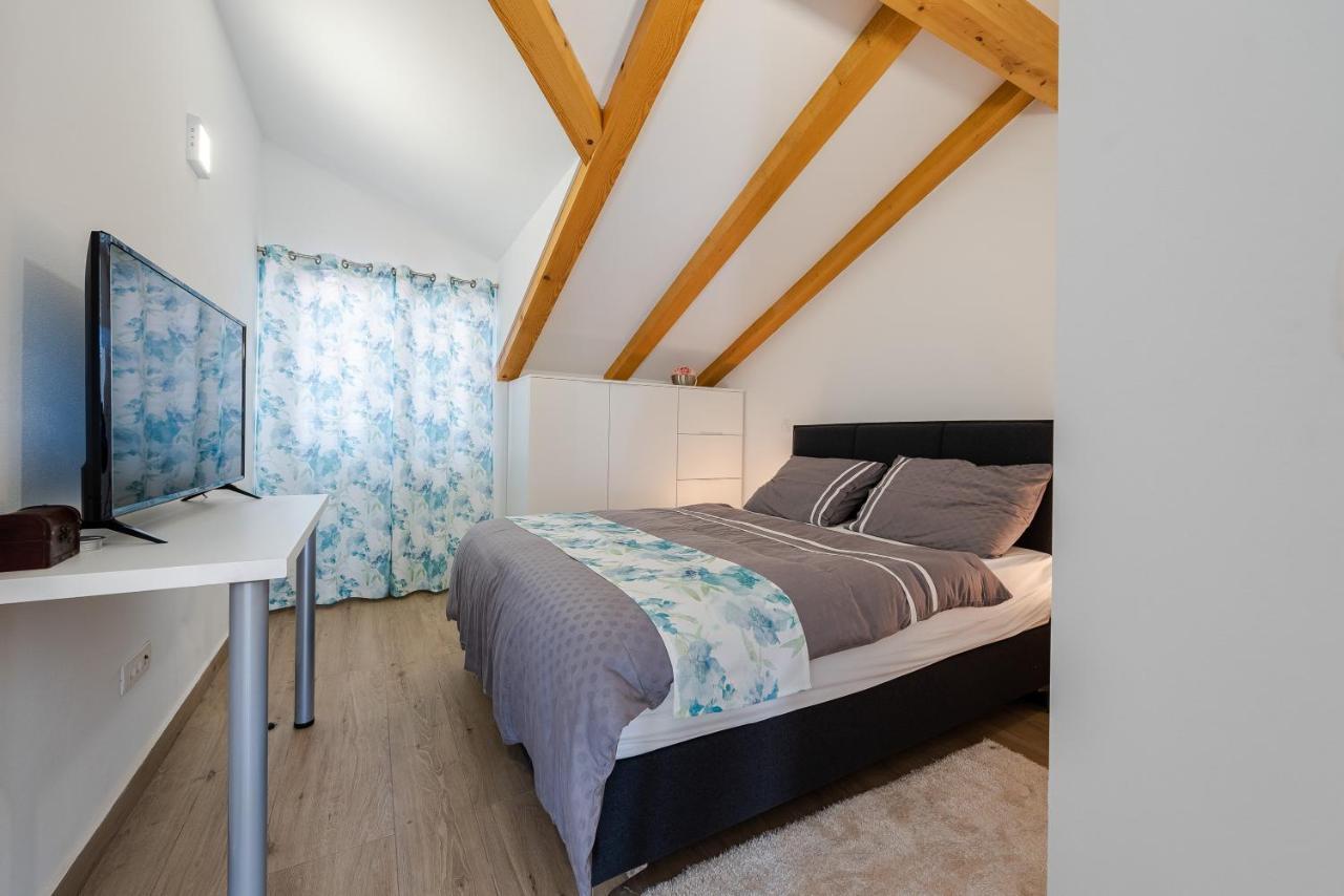 Villa Charm Tkon Extérieur photo